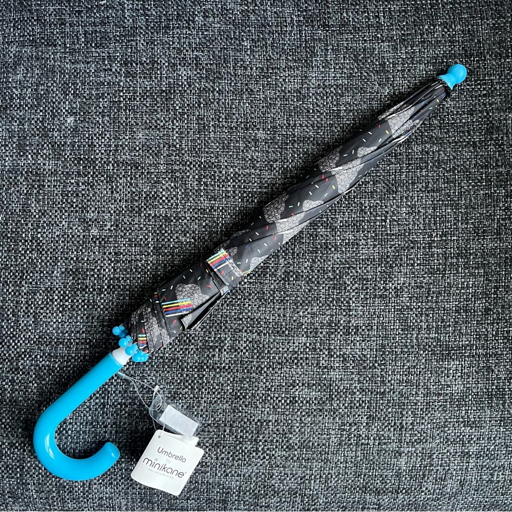 NWT Minikane Child’s Umbrella- clouds